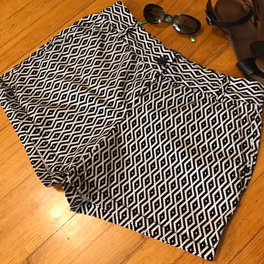 Dressbarn B&W Cotton Diamond Print Women's Shorts Sz 6